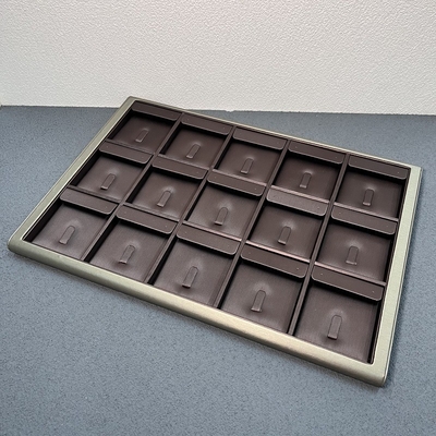 355 * 255 * 25 mm Brązowe tace z biżuterią PU Wyświetlacze do kolczyków Naszyjnik z wisiorkiem